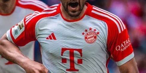 恭喜曼联！41球12助神锋欲加盟，巅峰回归复刻伊布神迹